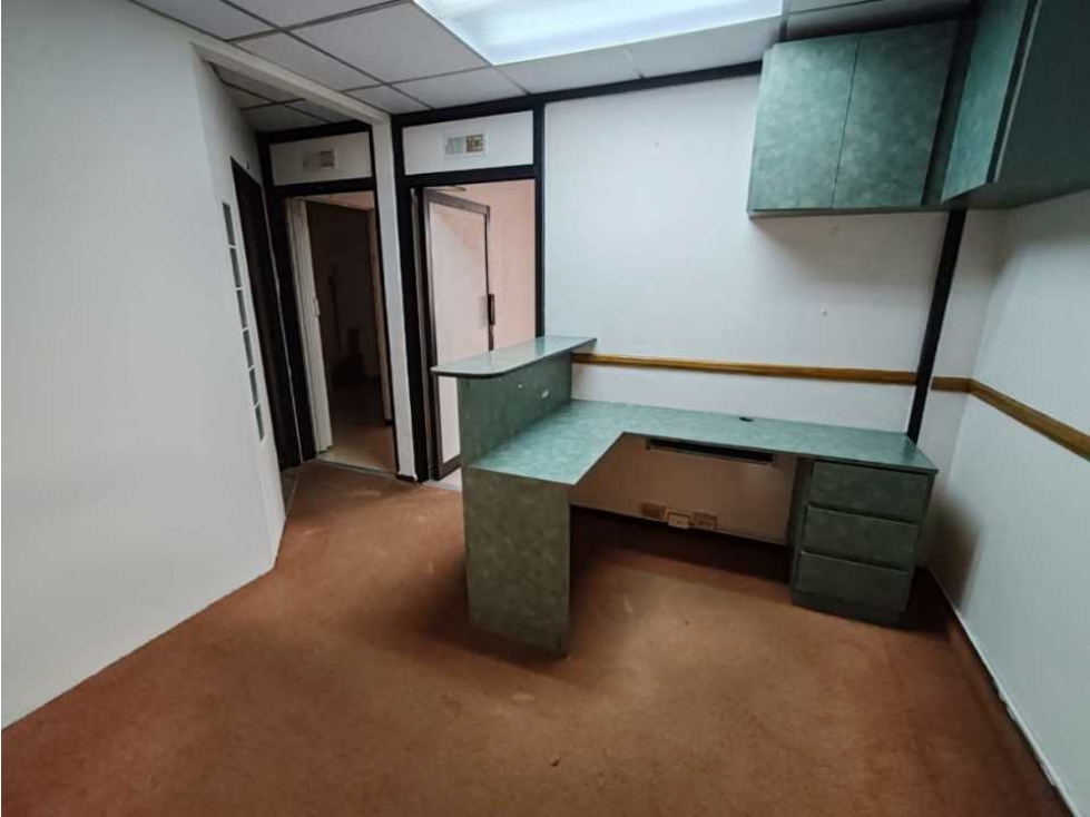SE VENDE O SE ALQUILAN DOS CONSULTORIOS - 4