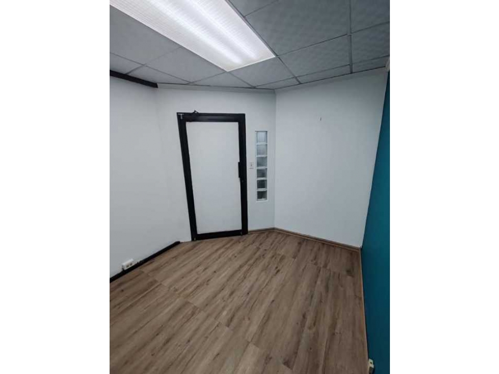 SE VENDE O SE ALQUILAN DOS CONSULTORIOS - 6
