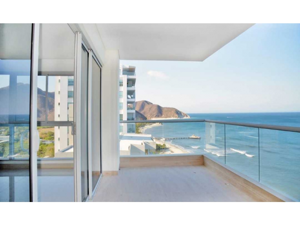 Se vende o se arrienda apartamento, primera linea de playa, los cocos