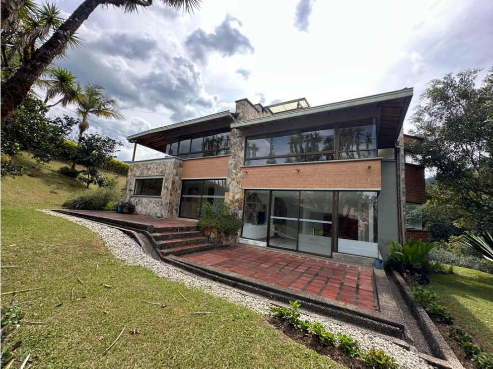 SE VENDE O SE ARRIENDA CASA CAMPESTRE EN FIZEBAD