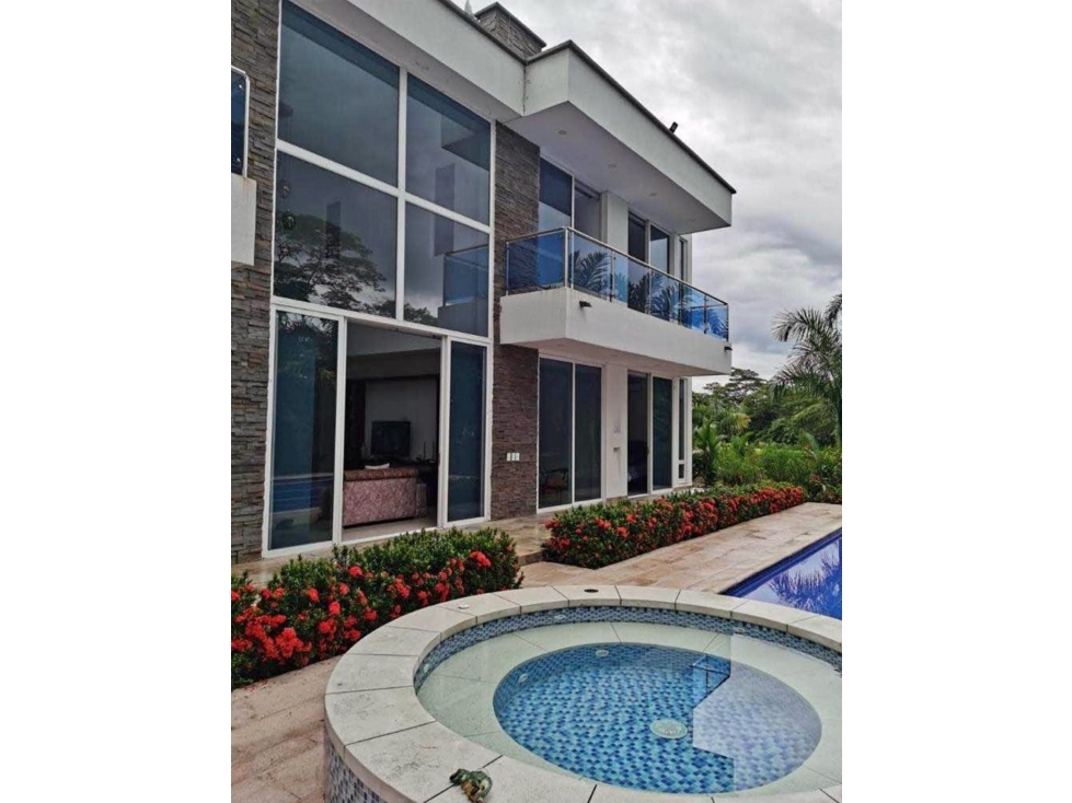 Se vende o se arrienda casa quinta en Baru Villavicencio