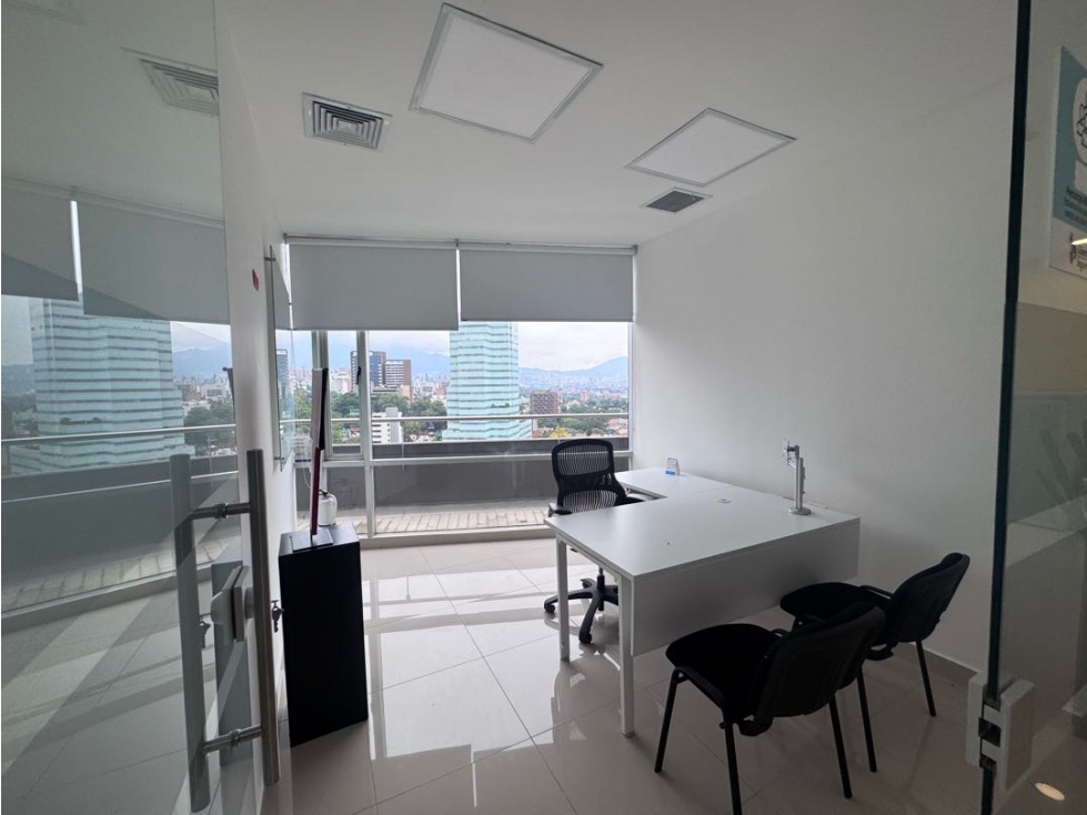 SE VENDE O SE ARRIENDA OFICINA EN EL POBLADO — foto 2