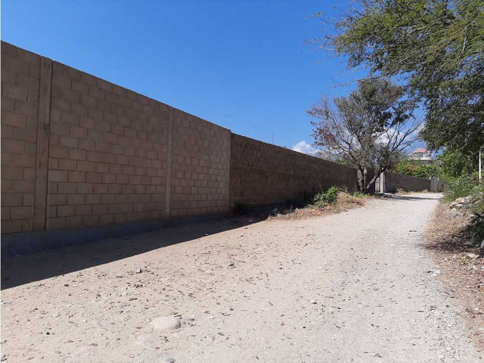 SE VENDE O SE ARRIENDAN LOTES USO COMERCIAL AV HURTADO - 4