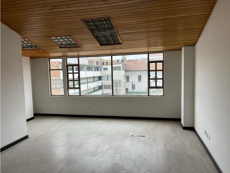 SE VENDE O SE ARRIENDAN OFICINAS EN TUNJA.P - 1