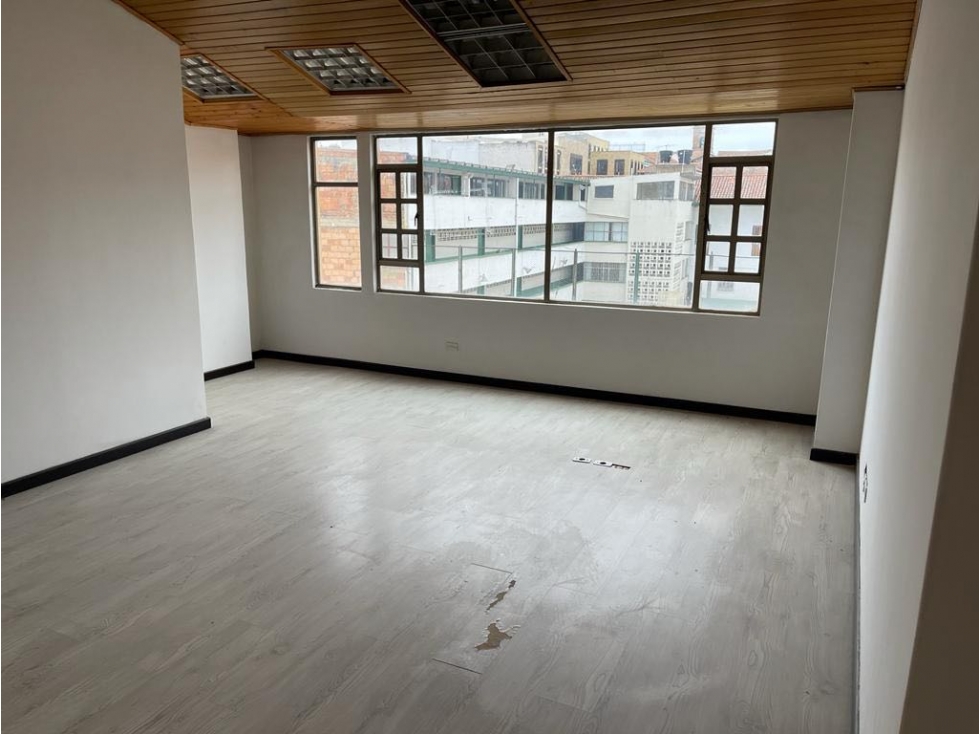 SE VENDE O SE ARRIENDAN OFICINAS EN TUNJA.P - 6