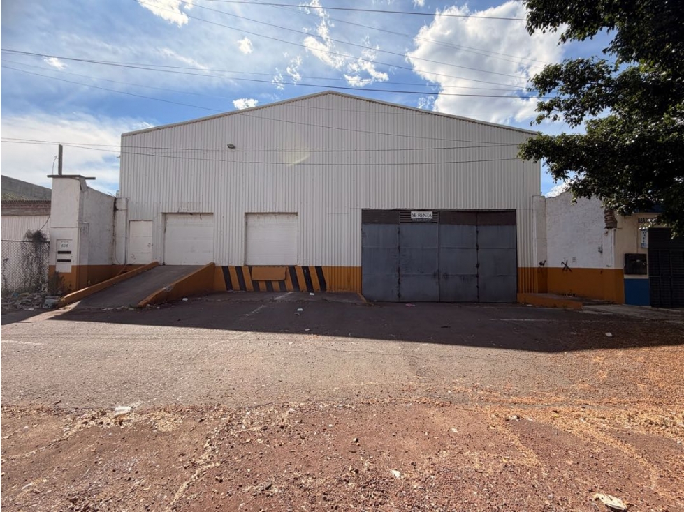 SE VENDE O SE RENTA BODEGA SOBRE CARRETERA EN JACONA, MICHOACÁN - 4