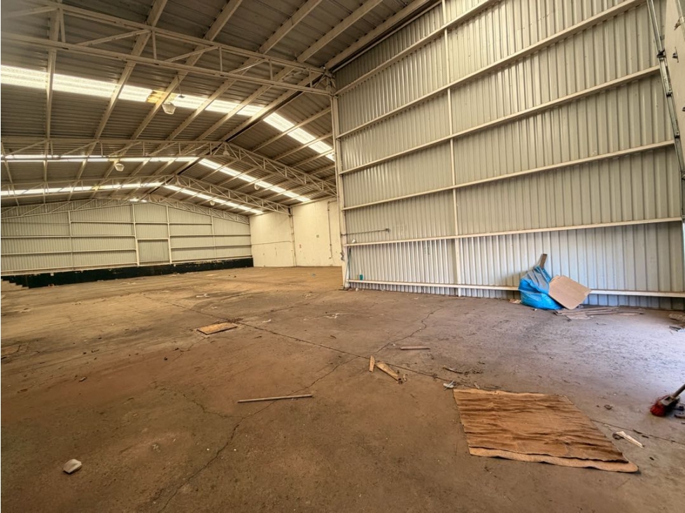 SE VENDE O SE RENTA BODEGA SOBRE CARRETERA EN JACONA, MICHOACÁN - 5
