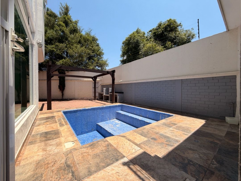 SE VENDE O SE RENTA RESIDENCIA EN JACONA, MICH - 1