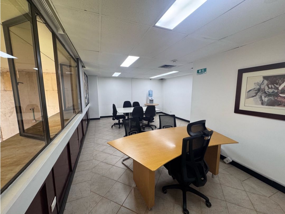 Se vende oficina. Castropol Poblado — foto 5