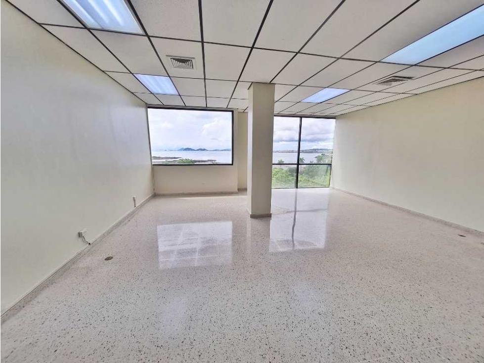 SE VENDE OFICINA CENTRICA BALBOA PLAZA AVENIDA BALBOA VISTA AL MAR — foto 6