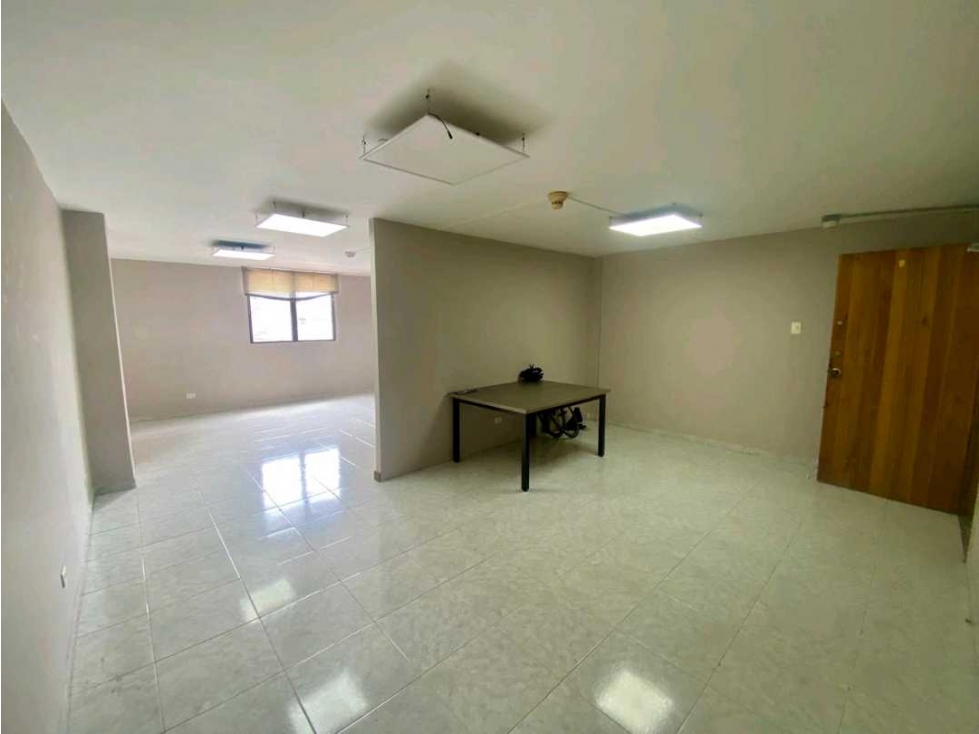 Se vende oficina, centro Pereira