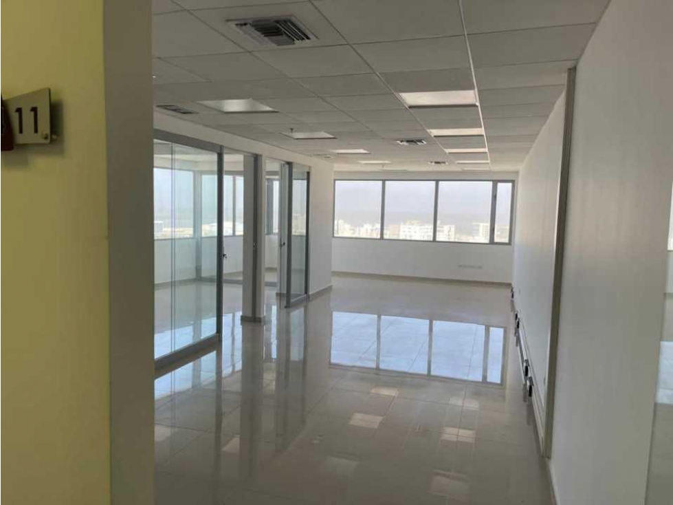 SE VENDE OFICINA EDIFICIO LAS AMERICAS