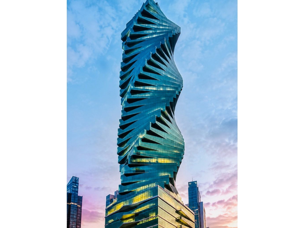 SE VENDE OFICINA EN P.H. F&F TOWER (PH EL TORNILLO)