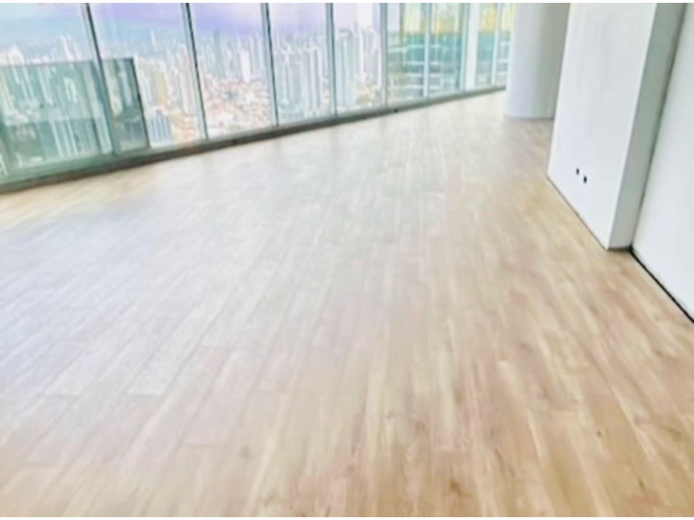 SE VENDE OFICINA EN P.H. F&F TOWER (PH EL TORNILLO) - 2