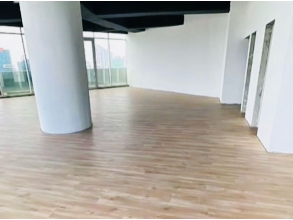 SE VENDE OFICINA EN P.H. F&F TOWER (PH EL TORNILLO) - 4