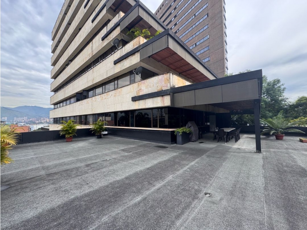SE VENDE OFICINA POBLADO CON TERRAZA CASTROPOL — foto 5