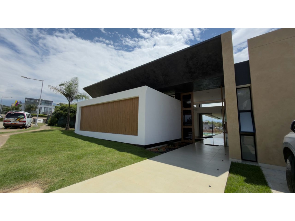 Se vende para estrenar en pance BL