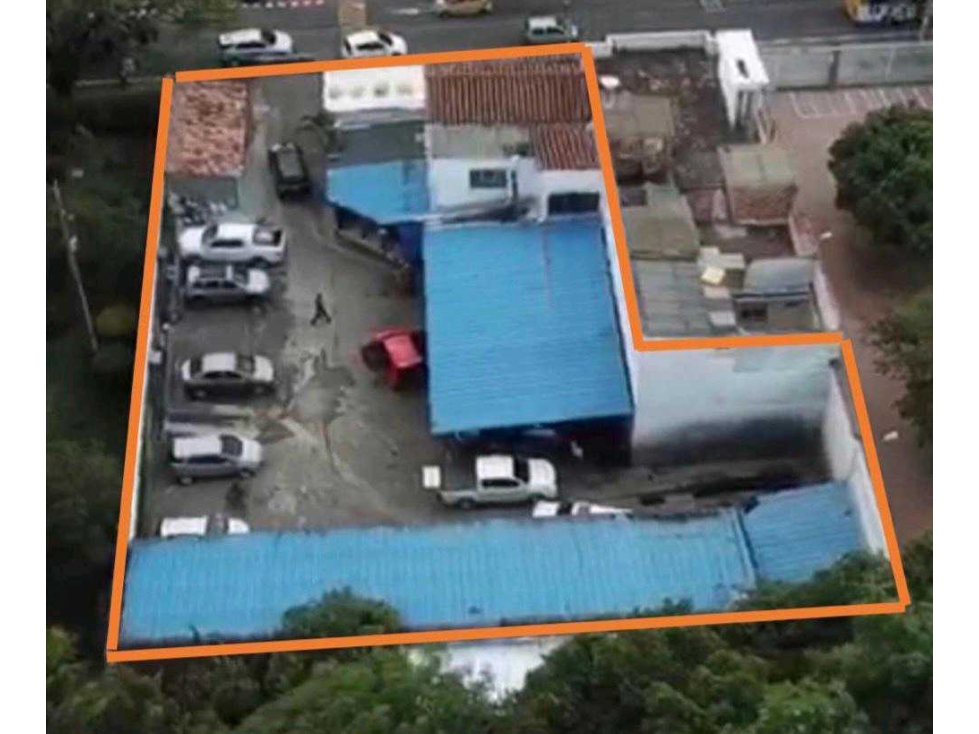 Se vende parqueadero con serviteca en medellin los colores