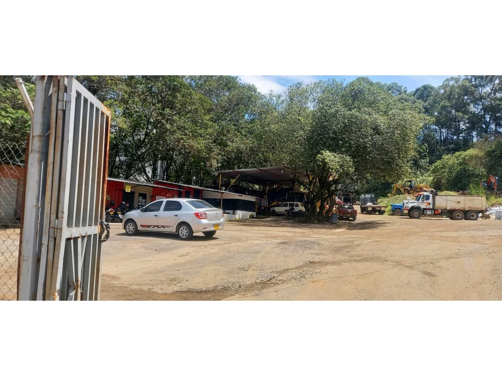 Se vende parqueadero en velen las Mercedes cerca de la avenida 80