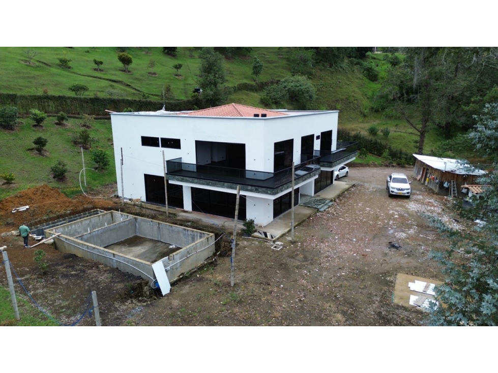 SE VENDE PERMUTA FINCA MODERNA EN CEJA ESTA EN UN 80% DE CONSTRUCCIÓN