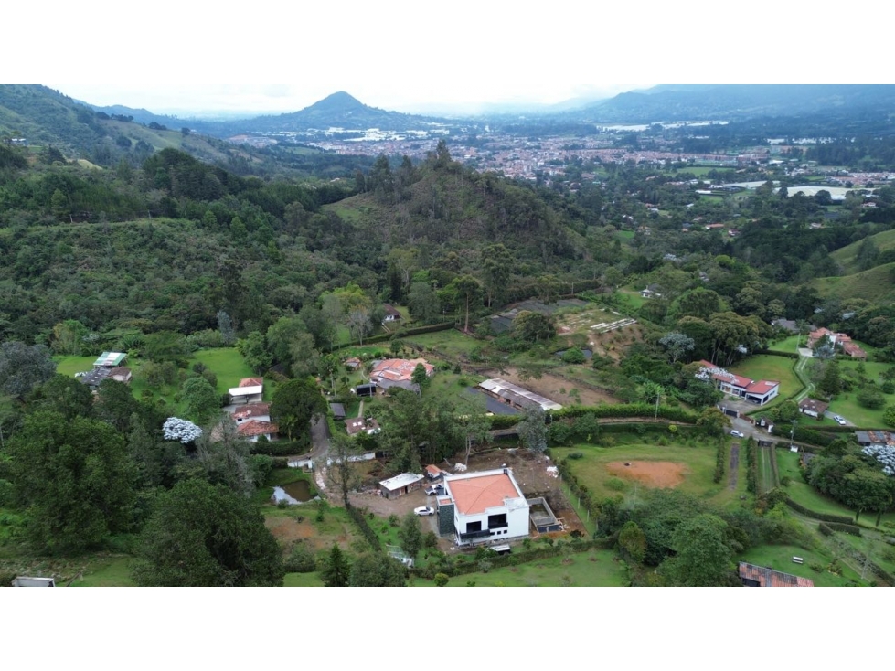 SE VENDE PERMUTA FINCA MODERNA EN CEJA ESTA EN UN 80% DE CONSTRUCCIÓN — foto 3