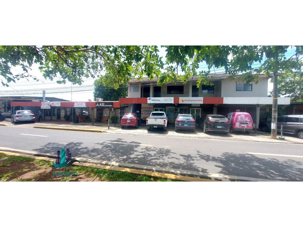 SE VENDE PLAZA COMERCIAL CON APARTEMENTO DE 3 RECAMARAS EN SANTIAGO - 1