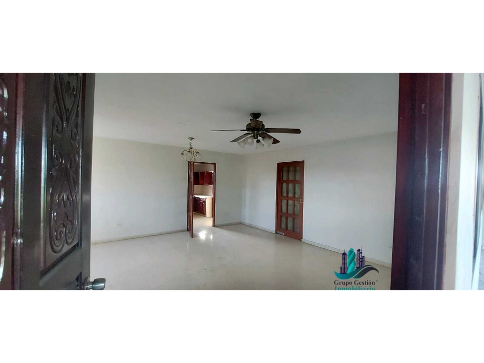 SE VENDE PLAZA COMERCIAL CON APARTEMENTO DE 3 RECAMARAS EN SANTIAGO - 6