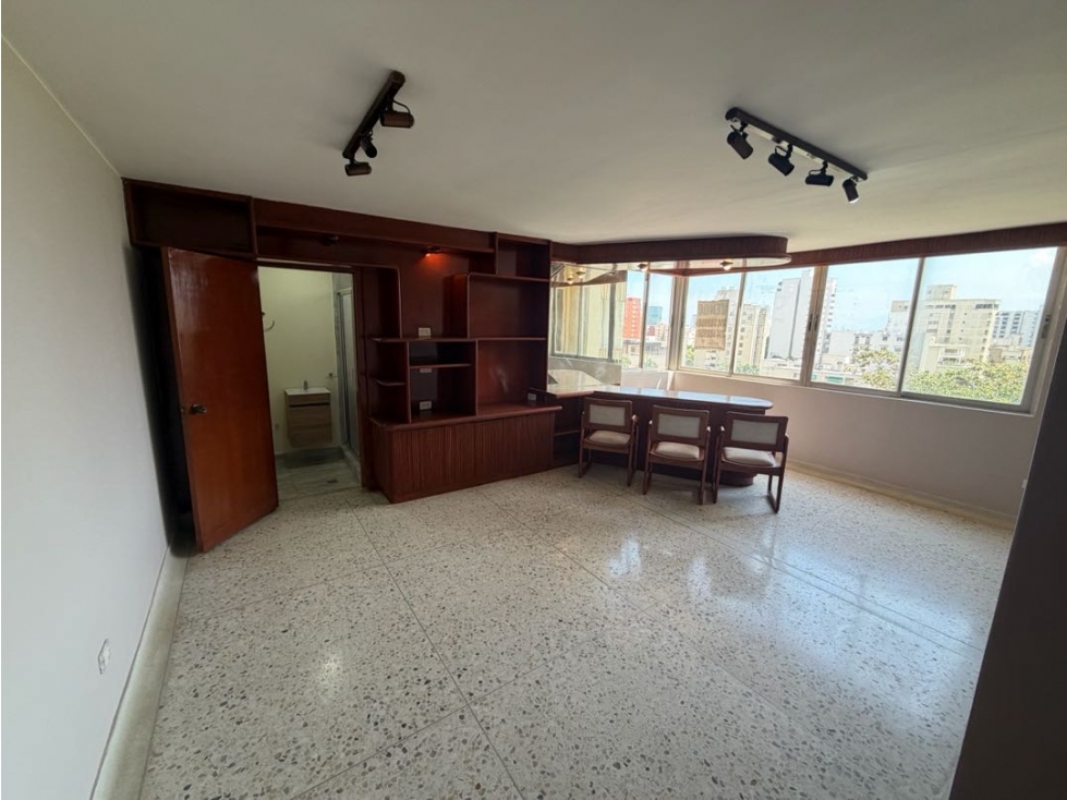 SE VENDE PRECIO OPORTUNIDAD PARA REMODELAR 260mts2