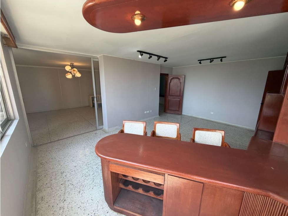SE VENDE PRECIO OPORTUNIDAD PARA REMODELAR 260mts2 — foto 2