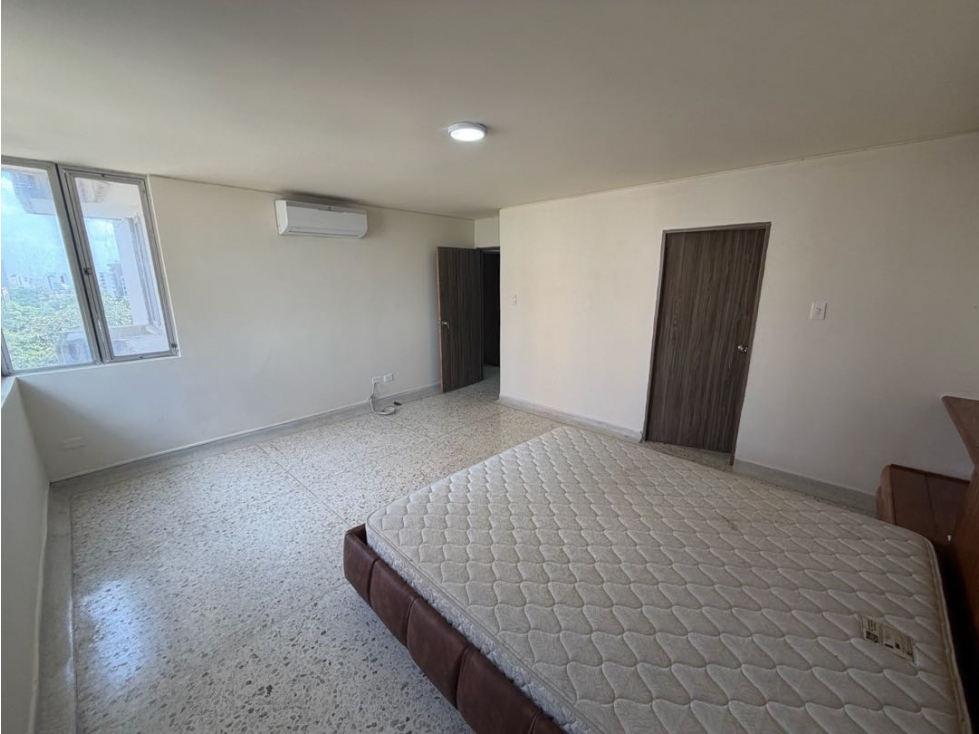 SE VENDE PRECIO OPORTUNIDAD PARA REMODELAR 260mts2 — foto 3