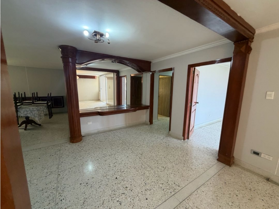SE VENDE PRECIO OPORTUNIDAD PARA REMODELAR 260mts2 — foto 4