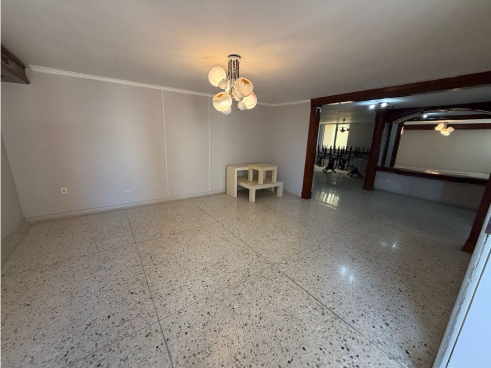 SE VENDE PRECIO OPORTUNIDAD PARA REMODELAR 260mts2 — foto 6