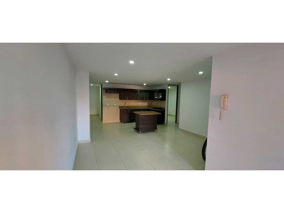 SE VENDE PRIMER PISO BELLO BARRIO EL OBRERO 2 PARQUEADEROS 120 MTS