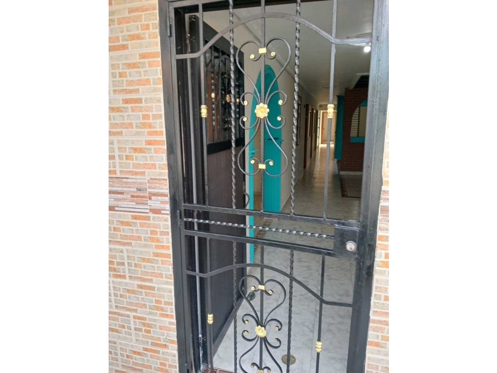 SE VENDE HERMOSA CASA CON GARAJE 230 MTS BELLO — foto 4