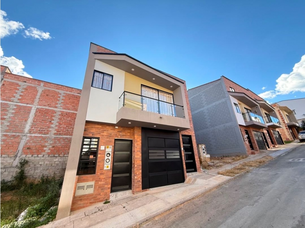 Se vende primer piso dúplex en San Miguel Campestre, El Carmen