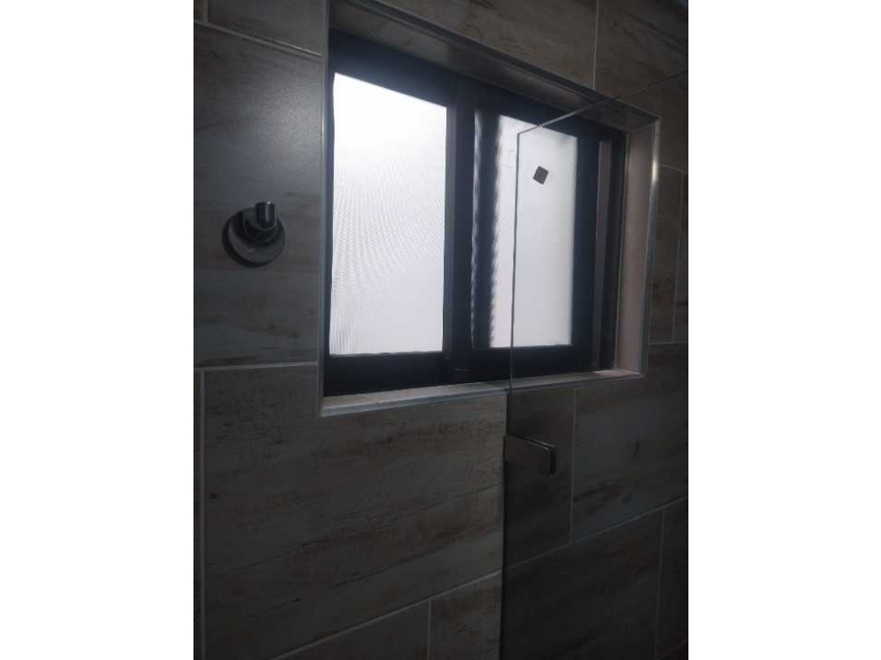 SE VENDE PRIMER PISO EN BELLO CERCA AL PARQUE DE 232 METROS 420 MILLON - 5