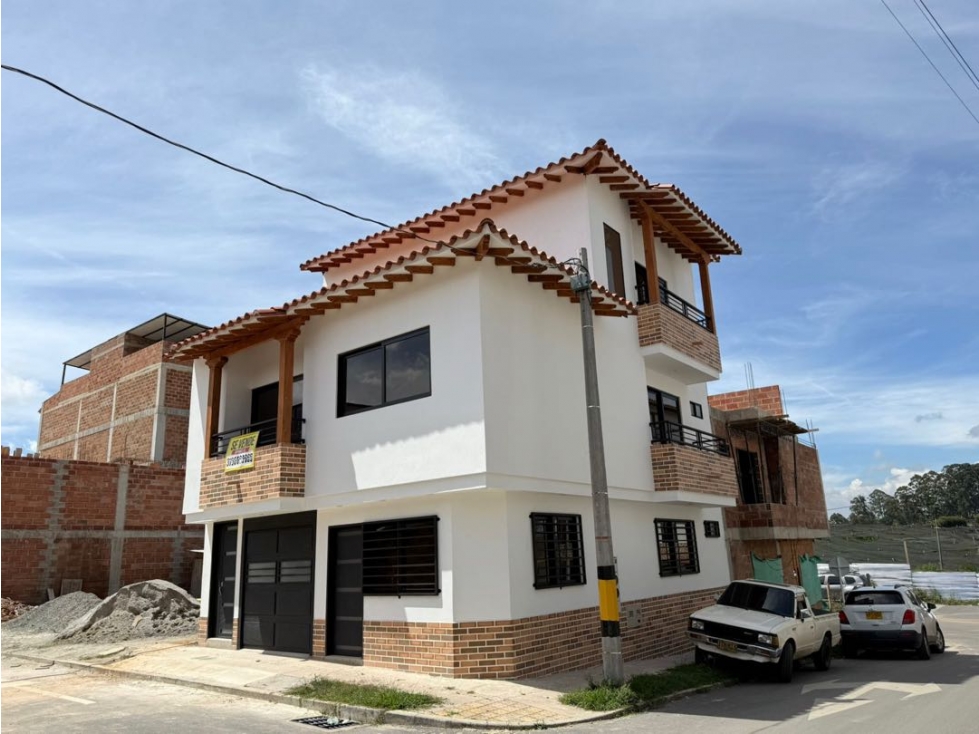 Se vende primer piso esquinero sector CDA en El Carmen de Viboral