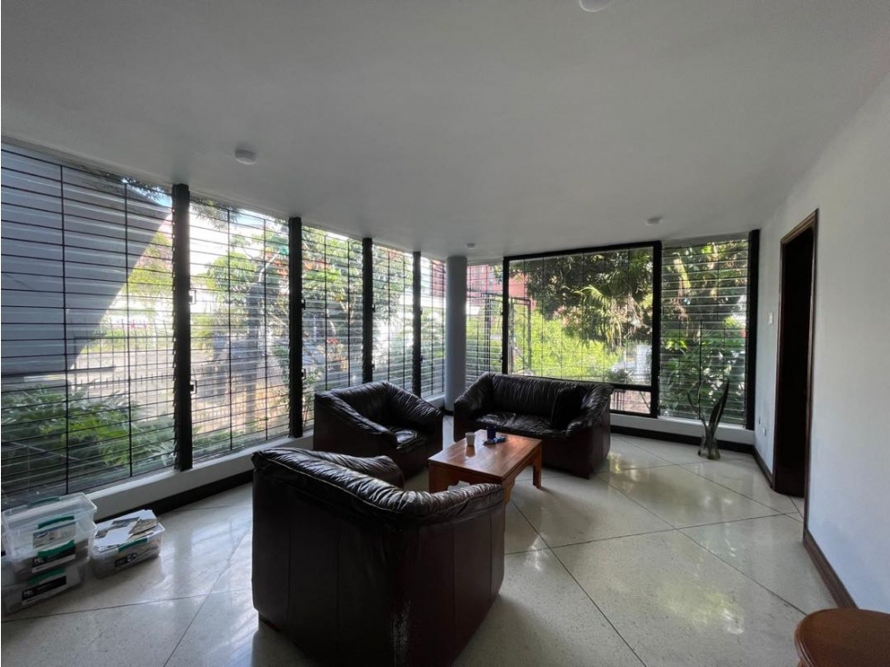 SE VENDE PRIVILEGIADO APARTAMENTO EN NORMANDÍA OESTE DE CALI