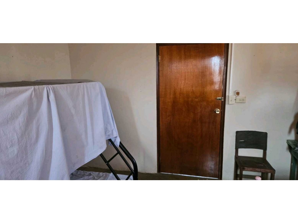 SE VENDE PROPIEDAD EN LAS TABLAS - VÍA LAS PALMITAS - 5