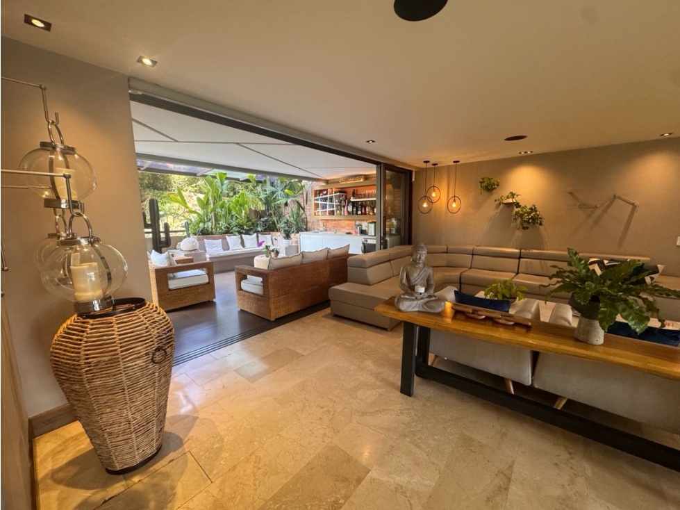 Se vende / renta amoblado espectacular apartamento el Poblado Tesoro — foto 2