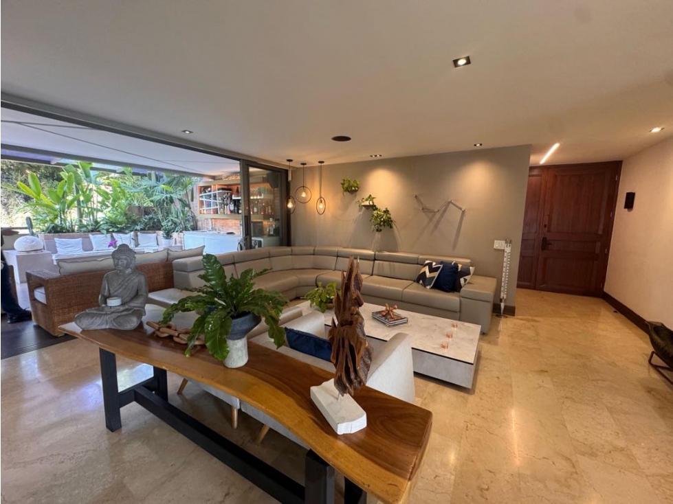 Se vende / renta amoblado espectacular apartamento el Poblado Tesoro