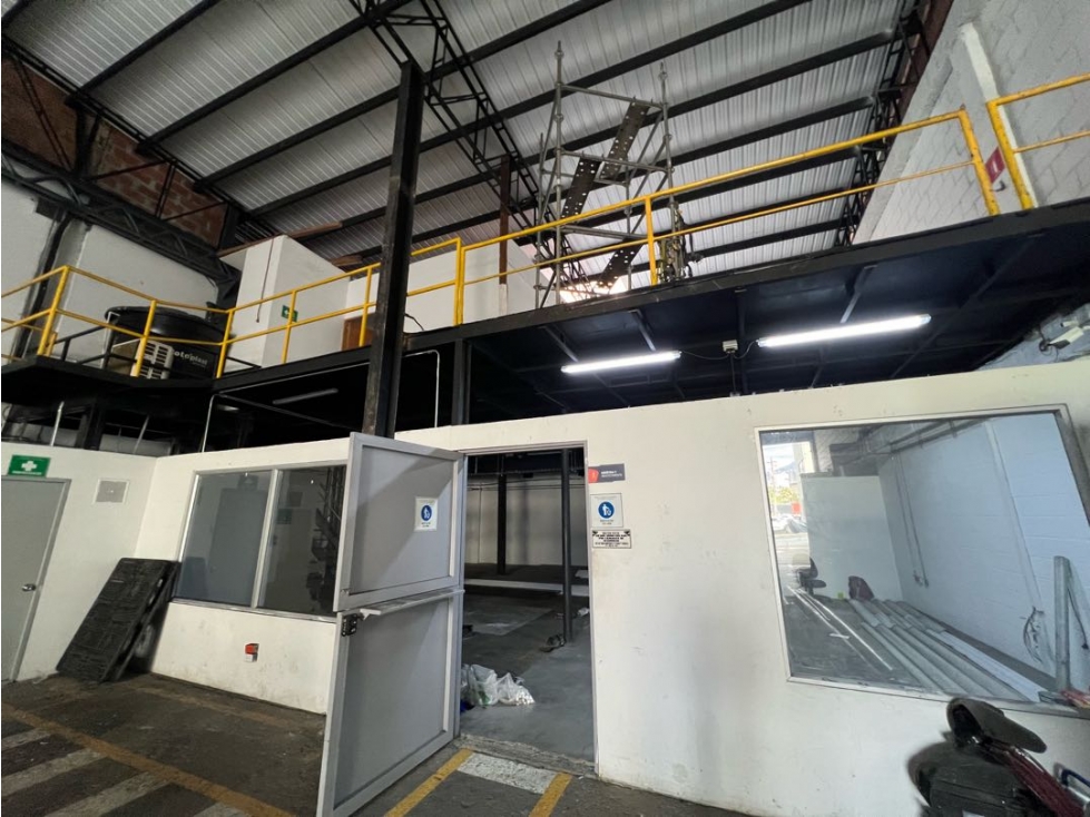 Se Vende Y Renta Bodega en Sabaneta - 2
