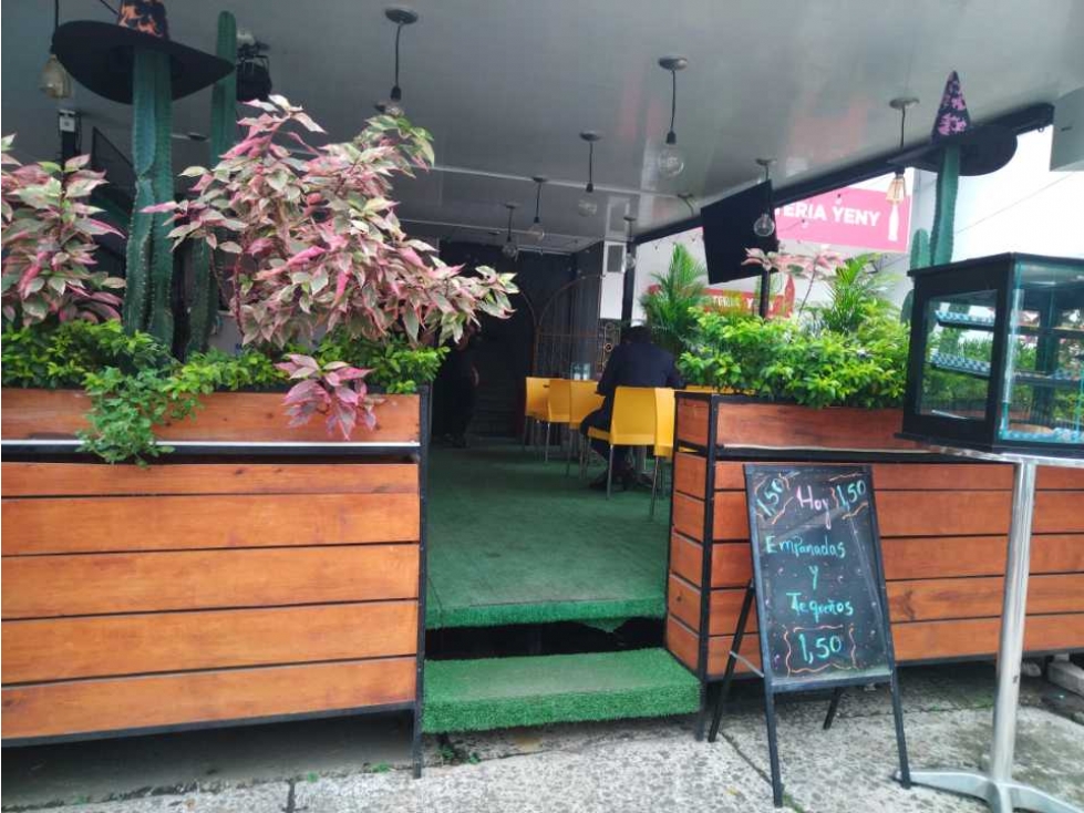 Se Vende Restaurante de 4 Ambiente en Bella Vista - 1