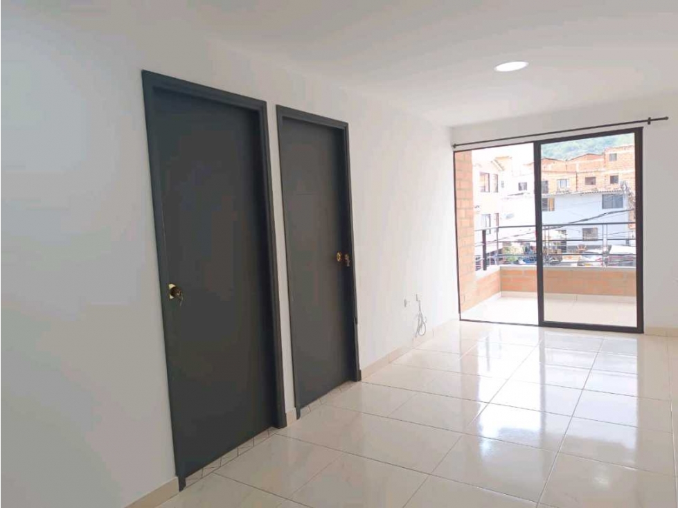 se vende segundo piso en bello la 2000 "ganga" 180 millones — foto 4