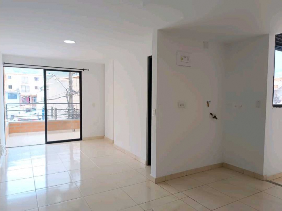 se vende segundo piso en bello la 2000 "ganga" 180 millones — foto 5