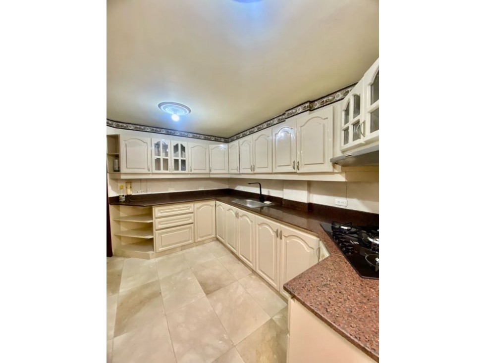 SE VENDE SÚPER CASA EN ENVIGADO, LOMA DEL ESCOBERO CERCA A CITY PLAZA — foto 4