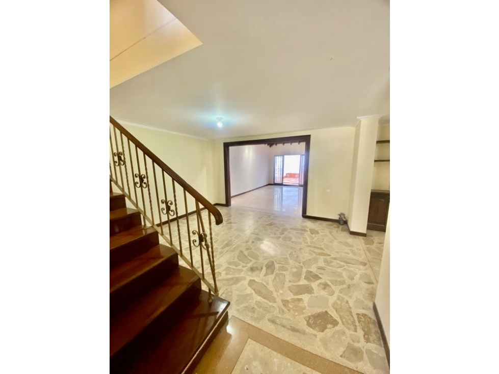 SE VENDE SÚPER CASA EN ENVIGADO, LOMA DEL ESCOBERO CERCA A CITY PLAZA — foto 5