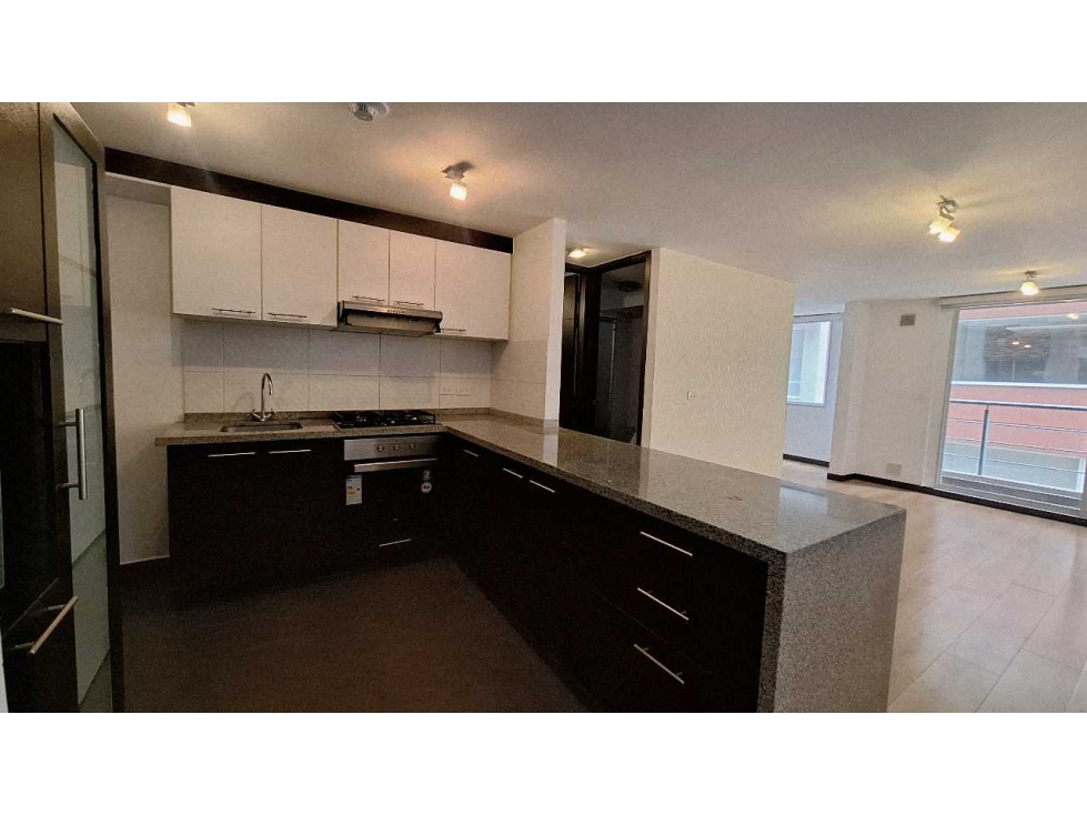 SE VENDE SUITE ZONA EL BOSQUE - QUITO (CARLIS)