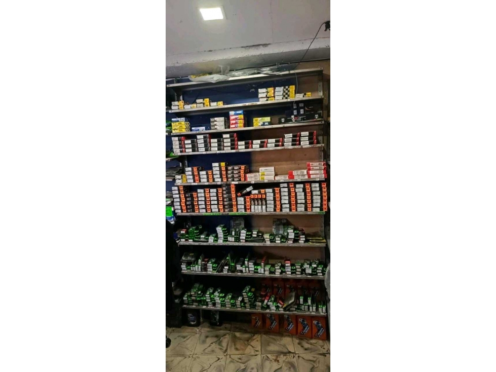 SE VENDE TALLER Y ALMACEN DE REPUESTOS PARA MOTOS - 2