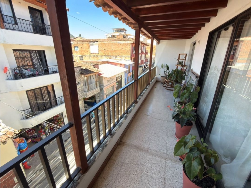 Se vende tercer piso con terraza a una cuadra del parque de El Carmen - 4